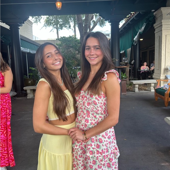 Meet your Posher, Abby cate - Picture 2 of 3